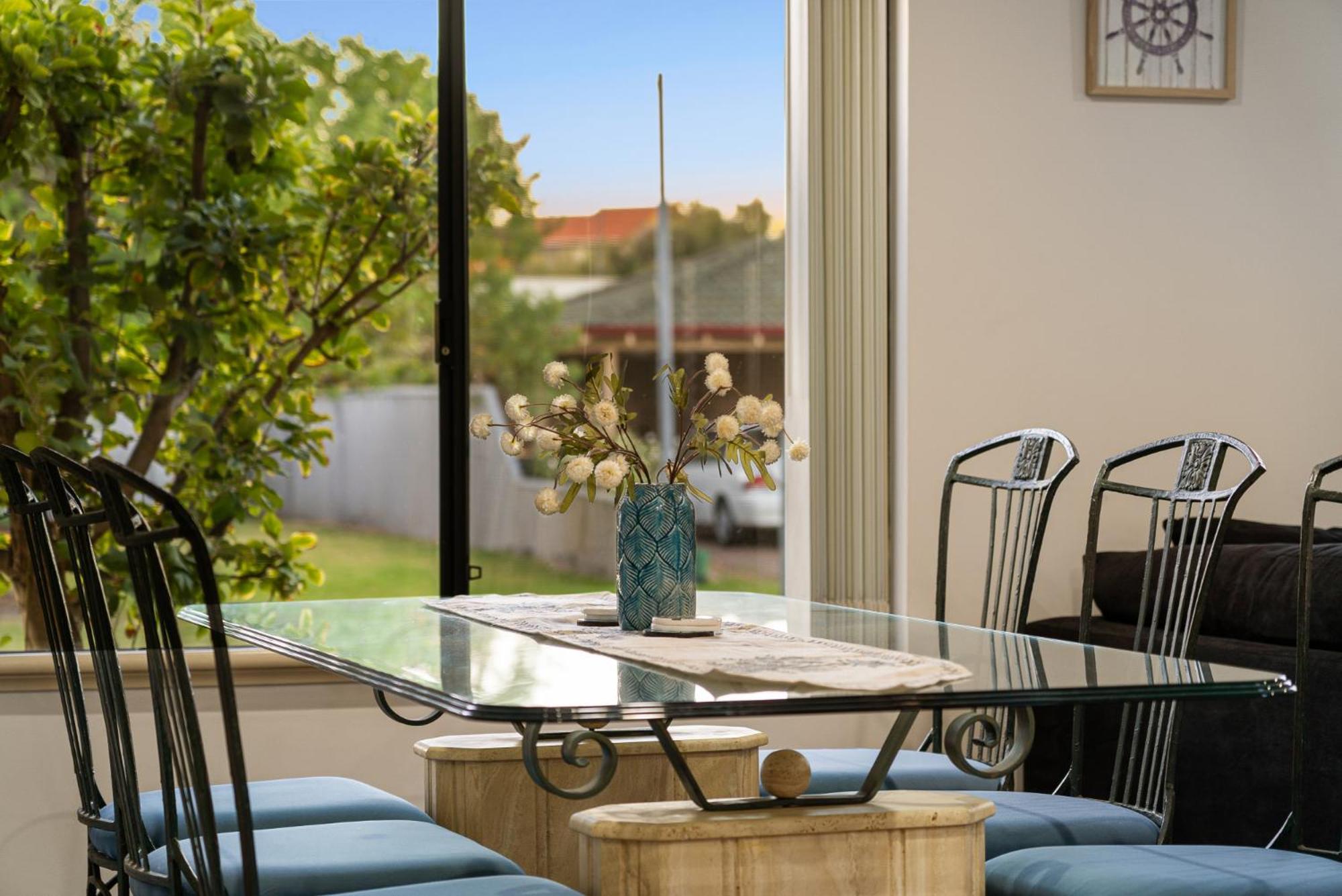 Beam5 - Sandy Retreat: Your Perfect Beach Getaway In Silversands Villa Mandurah Bagian luar foto